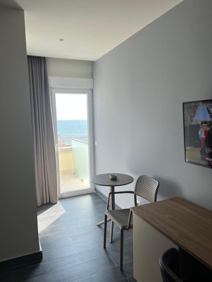 Split Rooftop Suites Durrës Kültér fotó